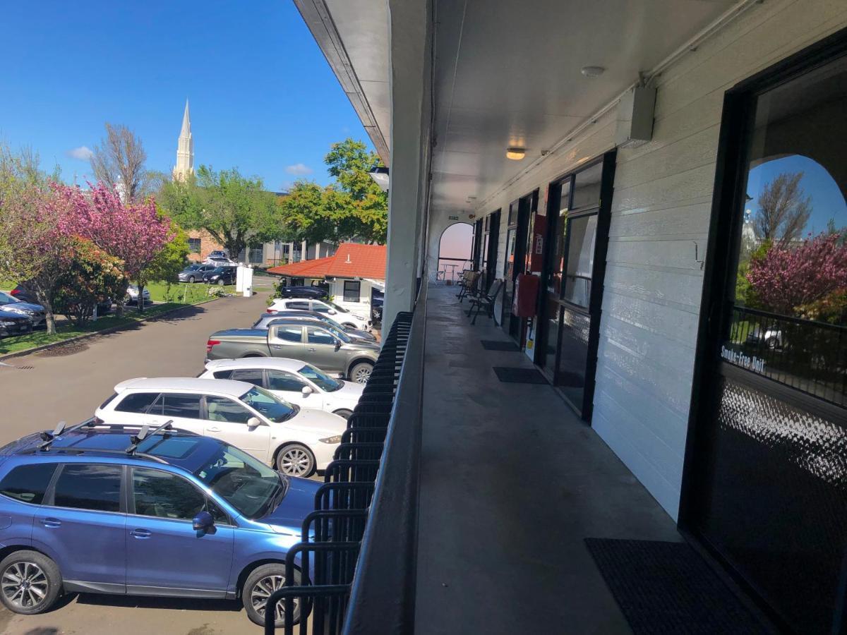 Hacienda Motor Lodge Palmerston North Eksteriør bilde