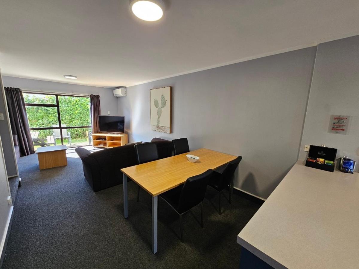 Hacienda Motor Lodge Palmerston North Eksteriør bilde